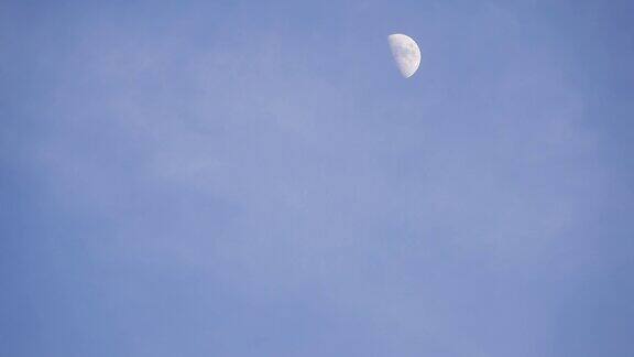 天空和月亮