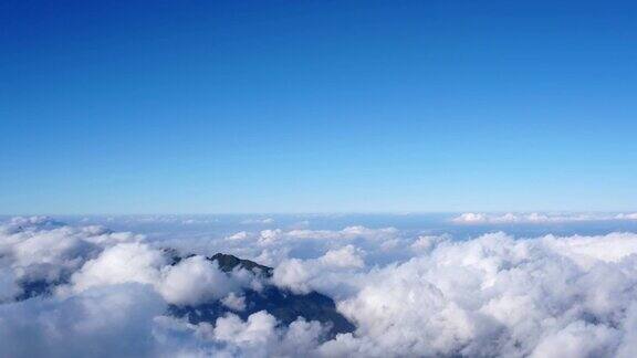 越南萨帕翻斯盘山云雾缭绕的美景