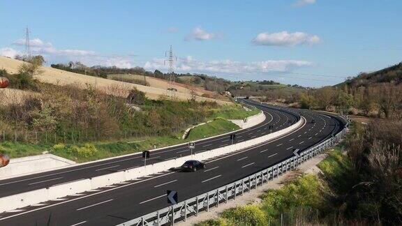 汽车在高速公路行驶