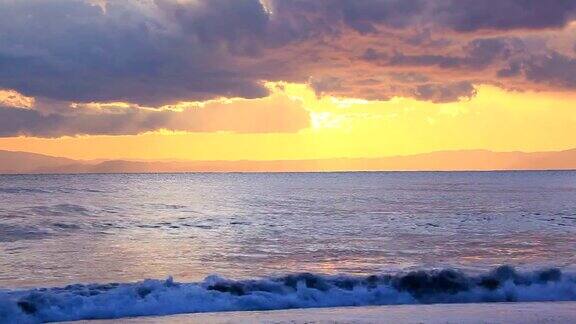 海上的日落景象