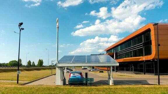 2016年7月2日立陶宛维尔纽斯太阳能电池板充电的电动汽车