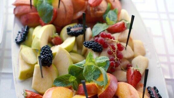菜水果盘与各种水果