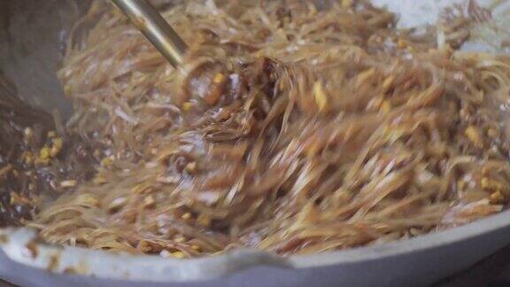 泰式炒粉亚洲著名的街头小吃