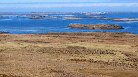 冰岛峡湾和山脉的鸟瞰图