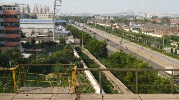 4k高速列车旅行窗外中国西北城乡风光