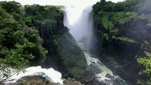 津巴布韦维多利亚瀑布上的流水