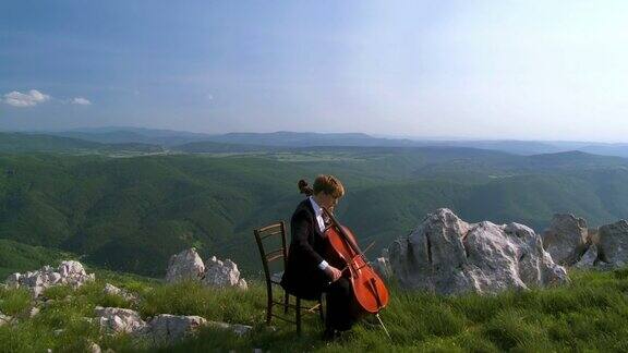 HDCRANE:在大自然中演奏大提琴