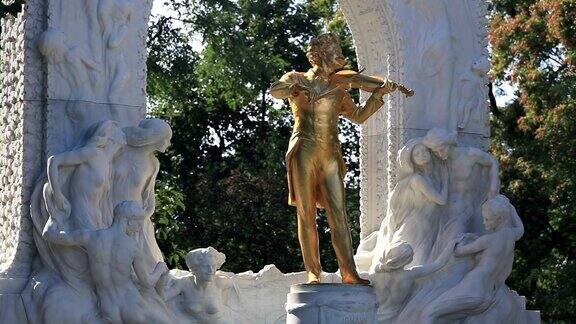约翰·施特劳斯雕像维也纳