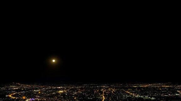 时间流逝清迈城市的夜晚从泰国月亮升起的角度