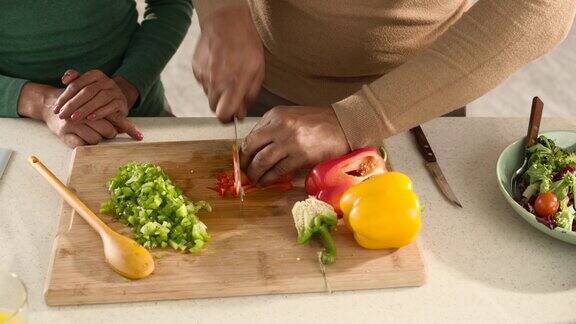 切蔬菜吃健康食品!