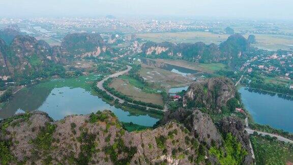 空中拍摄:越南北部喀斯特地貌无人机拍摄宁平地区
