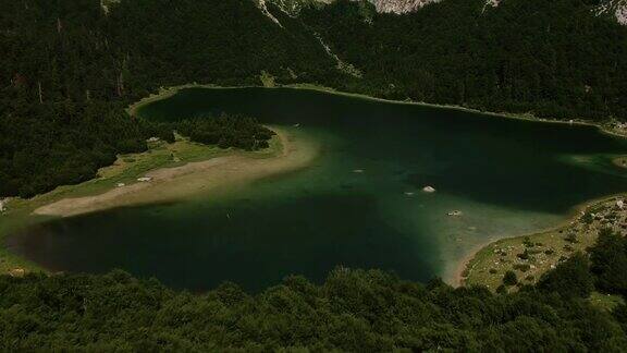 惊人的特诺瓦克湖-黑山-空中拍摄