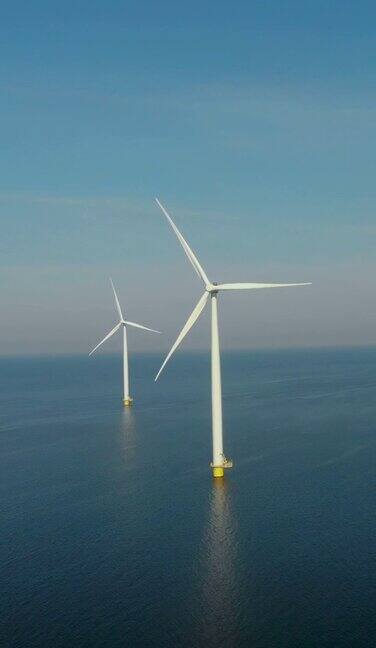 海上风车公园海上风车公园鸟瞰荷兰风力发电机