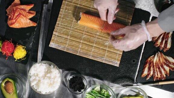 烹饪用鲑鱼做寿司