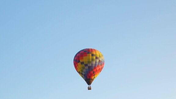 彩色热气球特写镜头土耳其的热气球Gereme