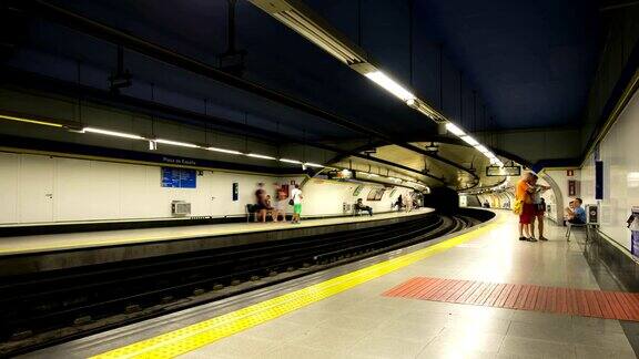 高清延时:西班牙马德里地铁站台