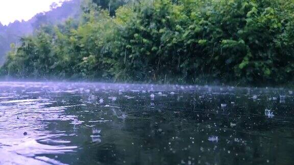 下雨