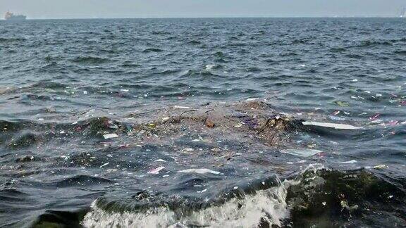 海洋中漂浮的垃圾和塑料垃圾污染
