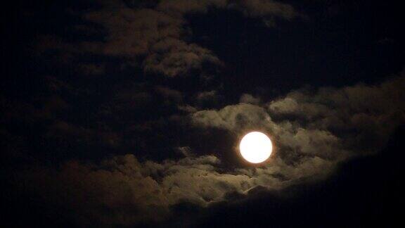 月圆夜云