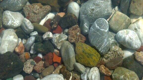 石头在海