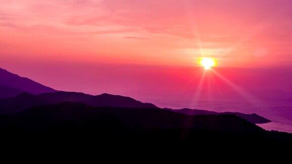 美丽的日落在山和海HD1080