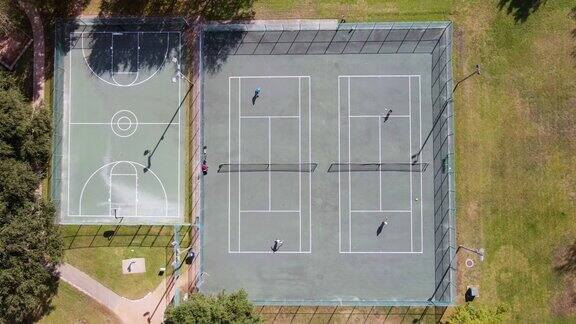 上面的网球场