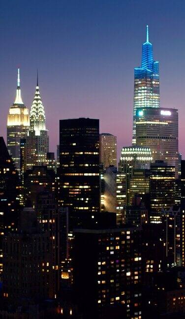夜幕降临时曼哈顿的垂直无人机拍摄