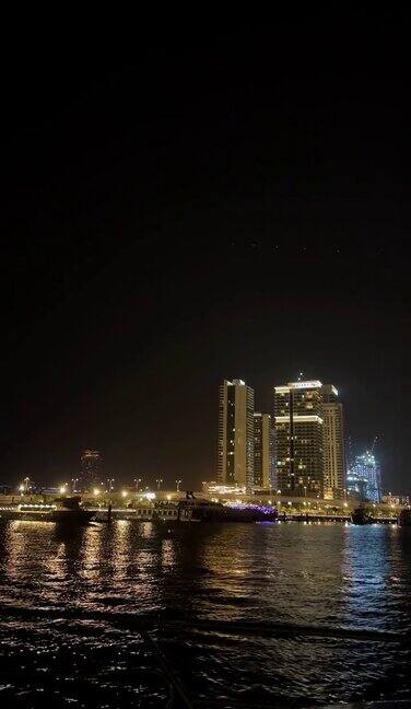 夜晚的现代都市夜晚的迪拜码头高品质4k画面