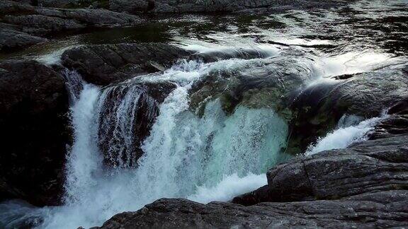 挪威Manafossen瀑布的视频