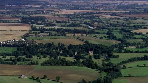 布劳顿城堡-鸟瞰图-英格兰牛津郡查威尔区英国