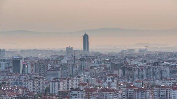 时间流逝:土耳其科尼亚市的日出景色