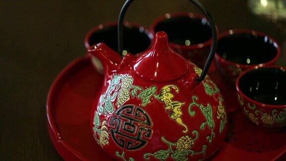 中国茶道在婚礼当天用茶杯