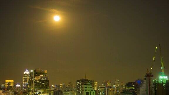 夜晚的月亮城市