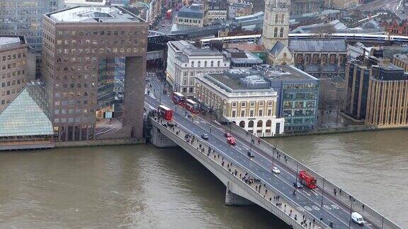 4K:英国伦敦塔桥和交通