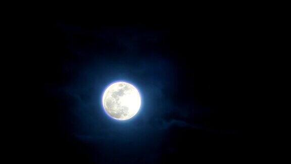 月亮在夜晚闪烁女巫僵尸吸血鬼和狼人出来