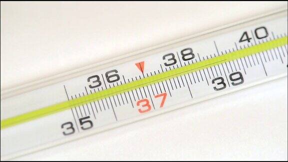 玻璃水银温度计测量温度