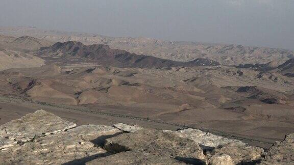 以色列MakhteshRamon的野生沙漠景观