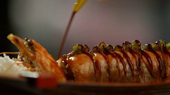 寿司卷配虾