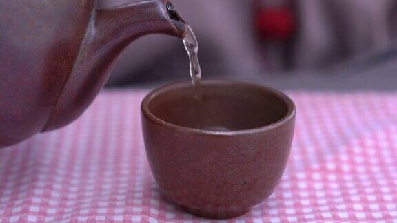 中国杯子里的热茶