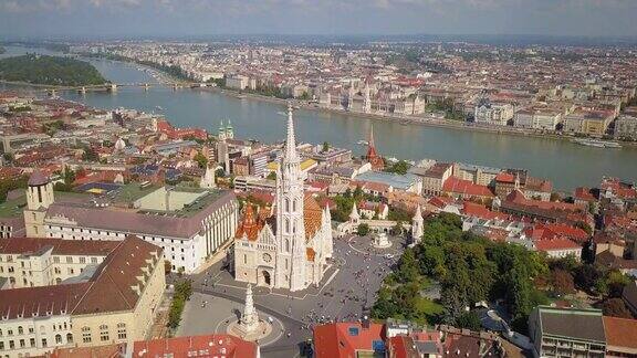 匈牙利布达佩斯的城堡山和马提亚教堂的美丽建筑