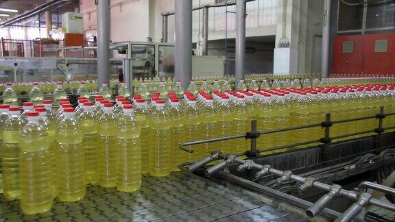 该工厂生产葵花籽油