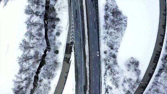 空中公路旅行雪域景观