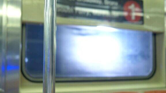 在纽约地铁列车内4K慢镜头60帧秒