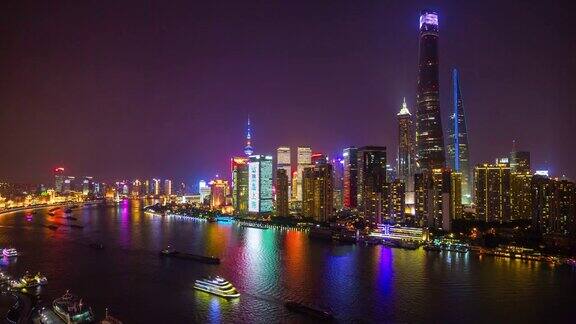 夜晚照亮上海交通河浦东湾屋顶时间流逝
