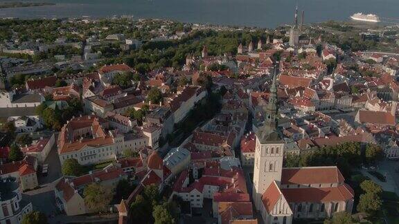 爱沙尼亚塔林古城的航拍镜头