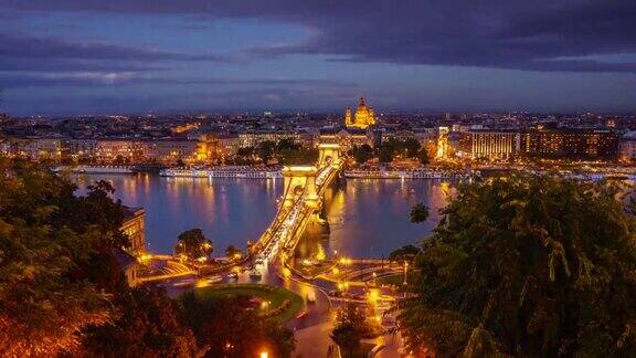 时间流逝白天到晚上的鸟瞰图链桥布达佩斯匈牙利