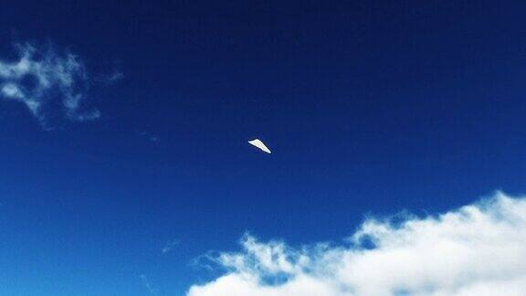 飞翔的纸飞机