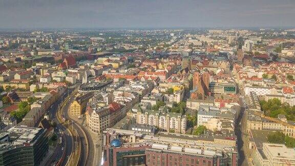 阳光明媚的日落飞行在布拉格城市风景空中全景4k时间间隔捷克共和国