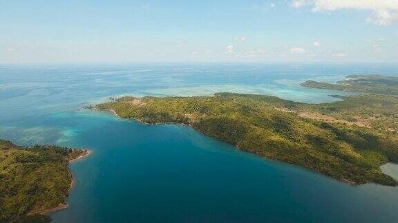 有海岸和海滩的海景