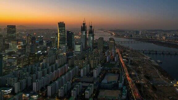 韩国首尔Yeouido商业区的日以继夜的落日景象